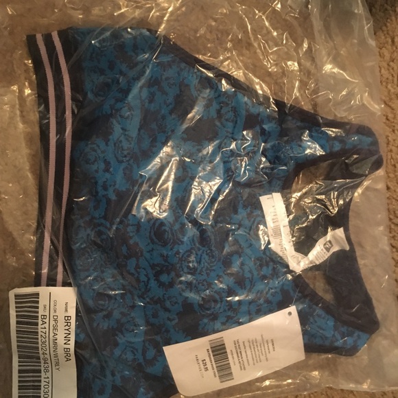 Blue seamless sports bra - Picture 3 of 4